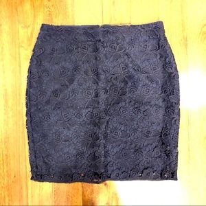 Banana Republic navy lace pencil skirt in size 2P